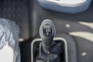 ��������Q300Max 8.5L���� 400���� 4X2 ��ʿ��12�� ǣ����ͼƬ