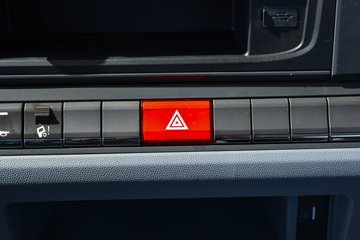 ��������Q300Max 8.5L���� 400���� 4X2 ��ʿ��12�� ǣ����ͼƬ