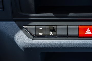 ��������Q300Max 8.5L���� 400���� 4X2 ��ʿ��12�� ǣ����ͼƬ