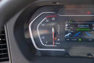 ��������Q300Max 8.5L���� 400���� 4X2 ��ʿ��12�� ǣ����ͼƬ