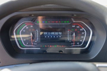 ��������Q300Max 8.5L���� 400���� 4X2 ��ʿ��12�� ǣ����ͼƬ