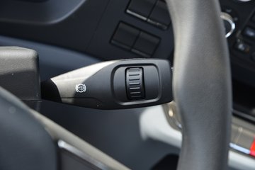 ��������Q300Max 8.5L���� 400���� 4X2 ��ʿ��12�� ǣ����ͼƬ