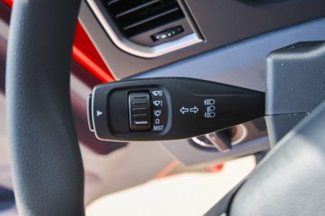 ��������Q300Max 8.5L���� 400���� 4X2 ��ʿ��12�� ǣ����ͼƬ