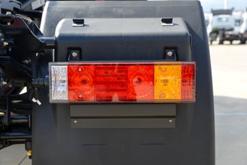 ��������Q300Max 8.5L���� 400���� 4X2 ��ʿ��12�� ǣ����ͼƬ