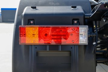 ��������Q300Max 8.5L���� 400���� 4X2 ��ʿ��12�� ǣ����ͼƬ