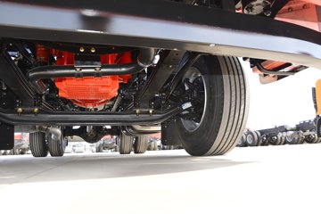 ��������Q300Max 8.5L���� 400���� 4X2 ��ʿ��12�� ǣ����ͼƬ