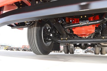 ��������Q300Max 8.5L���� 400���� 4X2 ��ʿ��12�� ǣ����ͼƬ