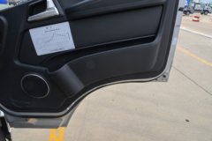 解放 J6F 180马力 5.4米排半仓栅式载货车