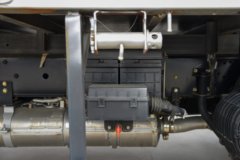 解放 J6F 180马力 5.4米排半仓栅式载货车