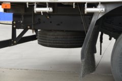 解放 J6F 180马力 5.4米排半仓栅式载货车
