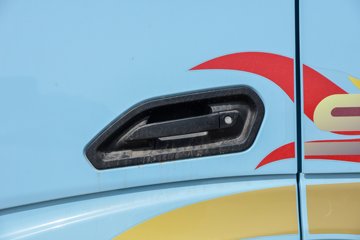 �������ó��Ӱ�S700 14.5L LNG 580���� 6X4 Ӯ��12�� AMT�Զ��� ǣ����(����ƿ)ͼƬ