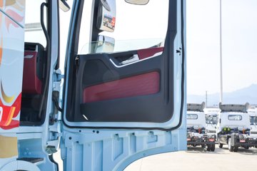 �������ó��Ӱ�S700 14.5L LNG 580���� 6X4 Ӯ��12�� AMT�Զ��� ǣ����(����ƿ)ͼƬ