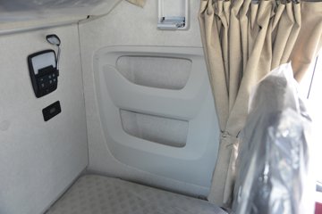 �������ó��Ӱ�S700 14.5L LNG 580���� 6X4 Ӯ��12�� AMT�Զ��� ǣ����(����ƿ)ͼƬ
