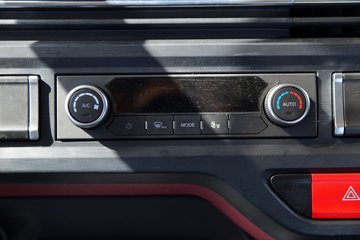 �������ó��Ӱ�S700 14.5L LNG 580���� 6X4 Ӯ��12�� AMT�Զ��� ǣ����(����ƿ)ͼƬ