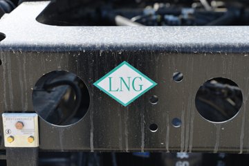 �������ó��Ӱ�S700 14.5L LNG 580���� 6X4 Ӯ��12�� AMT�Զ��� ǣ����(����ƿ)ͼƬ