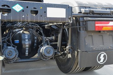 �������ó��Ӱ�S700 14.5L LNG 580���� 6X4 Ӯ��12�� AMT�Զ��� ǣ����(����ƿ)ͼƬ