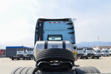 �������ó��Ӱ�S700 14.5L LNG 580���� 6X4 Ӯ��12�� AMT�Զ��� ǣ����(����ƿ)ͼƬ