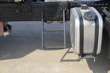 �������ó��Ӱ�S700 14.5L LNG 580���� 6X4 Ӯ��12�� AMT�Զ��� ǣ����(����ƿ)ͼƬ