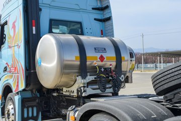 �������ó��Ӱ�S700 14.5L LNG 580���� 6X4 Ӯ��12�� AMT�Զ��� ǣ����(����ƿ)ͼƬ