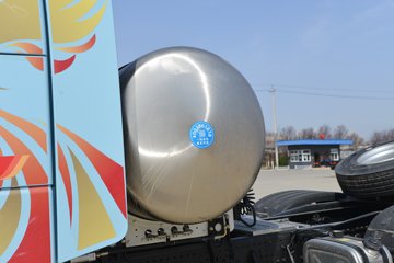 �������ó��Ӱ�S700 14.5L LNG 580���� 6X4 Ӯ��12�� AMT�Զ��� ǣ����(����ƿ)ͼƬ