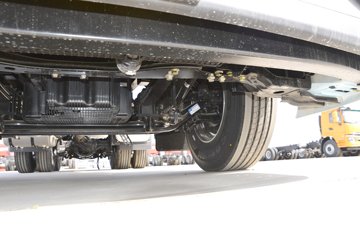 �������ó��Ӱ�S700 14.5L LNG 580���� 6X4 Ӯ��12�� AMT�Զ��� ǣ����(����ƿ)ͼƬ