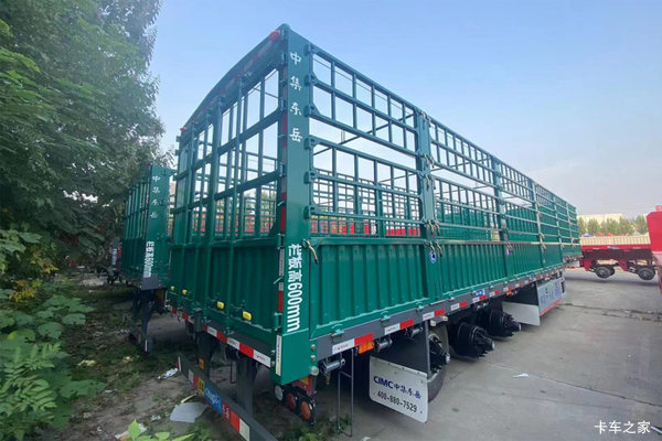中集东岳 13米鹅颈仓栅半挂车(CSQ9401CCY)