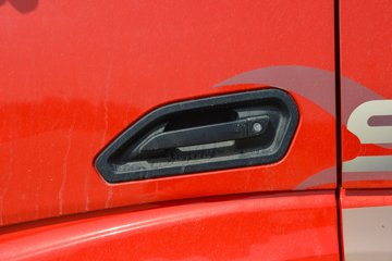 �������ó� �Ӱ�S700 14.5L���� 680���� 6X4 Ӯ��12�� AMT�Զ��� ǣ����ͼƬ