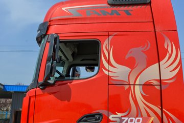 �������ó� �Ӱ�S700 14.5L���� 680���� 6X4 Ӯ��12�� AMT�Զ��� ǣ����ͼƬ