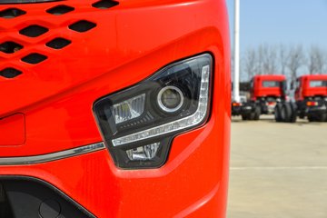 �������ó� �Ӱ�S700 14.5L���� 680���� 6X4 Ӯ��12�� AMT�Զ��� ǣ����ͼƬ