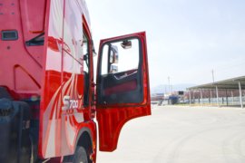 延安S700&nbsp;牵引车驾驶室                                               图片