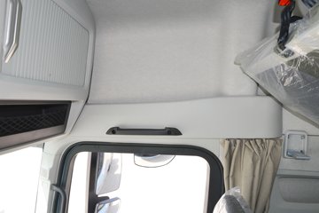 �������ó� �Ӱ�S700 14.5L���� 680���� 6X4 Ӯ��12�� AMT�Զ��� ǣ����ͼƬ
