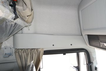 �������ó� �Ӱ�S700 14.5L���� 680���� 6X4 Ӯ��12�� AMT�Զ��� ǣ����ͼƬ