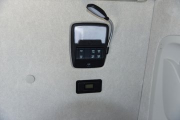 �������ó� �Ӱ�S700 14.5L���� 680���� 6X4 Ӯ��12�� AMT�Զ��� ǣ����ͼƬ