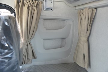 �������ó� �Ӱ�S700 14.5L���� 680���� 6X4 Ӯ��12�� AMT�Զ��� ǣ����ͼƬ