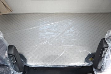�������ó� �Ӱ�S700 14.5L���� 680���� 6X4 Ӯ��12�� AMT�Զ��� ǣ����ͼƬ