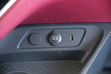 �������ó� �Ӱ�S700 14.5L���� 680���� 6X4 Ӯ��12�� AMT�Զ��� ǣ����ͼƬ