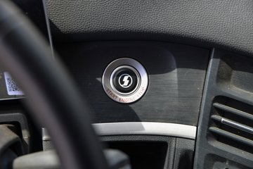 �������ó� �Ӱ�S700 14.5L���� 680���� 6X4 Ӯ��12�� AMT�Զ��� ǣ����ͼƬ