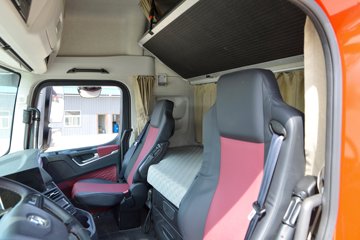 �������ó� �Ӱ�S700 14.5L���� 680���� 6X4 Ӯ��12�� AMT�Զ��� ǣ����ͼƬ