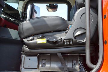 �������ó� �Ӱ�S700 14.5L���� 680���� 6X4 Ӯ��12�� AMT�Զ��� ǣ����ͼƬ