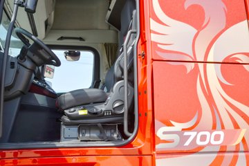 �������ó� �Ӱ�S700 14.5L���� 680���� 6X4 Ӯ��12�� AMT�Զ��� ǣ����ͼƬ