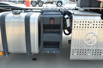 �������ó� �Ӱ�S700 14.5L���� 680���� 6X4 Ӯ��12�� AMT�Զ��� ǣ����ͼƬ