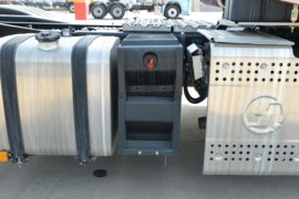 延安S700&nbsp;牵引车底盘                                                图片