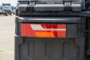 �������ó� �Ӱ�S700 14.5L���� 680���� 6X4 Ӯ��12�� AMT�Զ��� ǣ����ͼƬ
