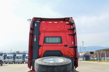 �������ó� �Ӱ�S700 14.5L���� 680���� 6X4 Ӯ��12�� AMT�Զ��� ǣ����ͼƬ