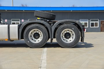 �������ó� �Ӱ�S700 14.5L���� 680���� 6X4 Ӯ��12�� AMT�Զ��� ǣ����ͼƬ