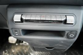 乐福&nbsp;电动封闭厢货驾驶室图片