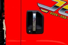 解放 J6F 180马力 法士特8档 4.16米单排仓栅式轻卡