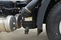 解放 J6F 180马力 法士特8档 4.16米单排仓栅式轻卡