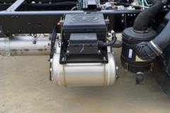 解放 J6F 180马力 法士特8档 4.16米单排仓栅式轻卡