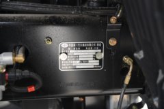 青岛解放 JK6中卡 240马力 4X2 6.8米厢式载货车